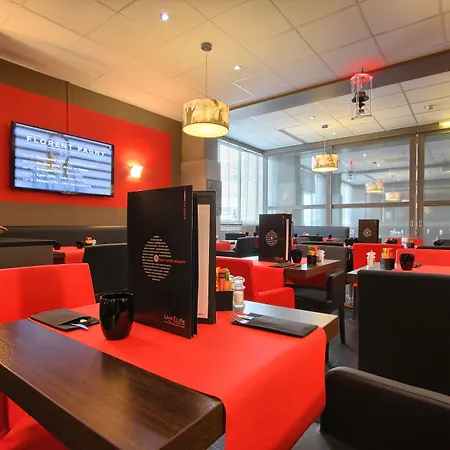 Western Paris Orly Airport Рюнжи