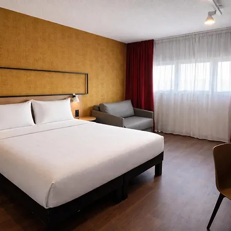 Ibis Aeroport Paris Orly 4*