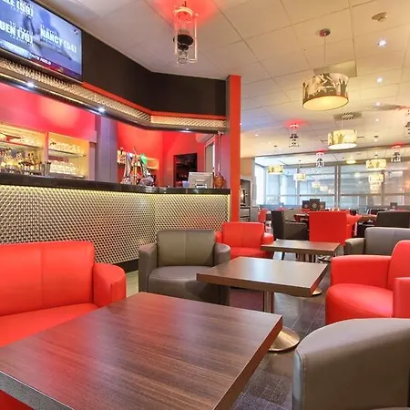 Western Paris Orly Airport 4* Рюнжи